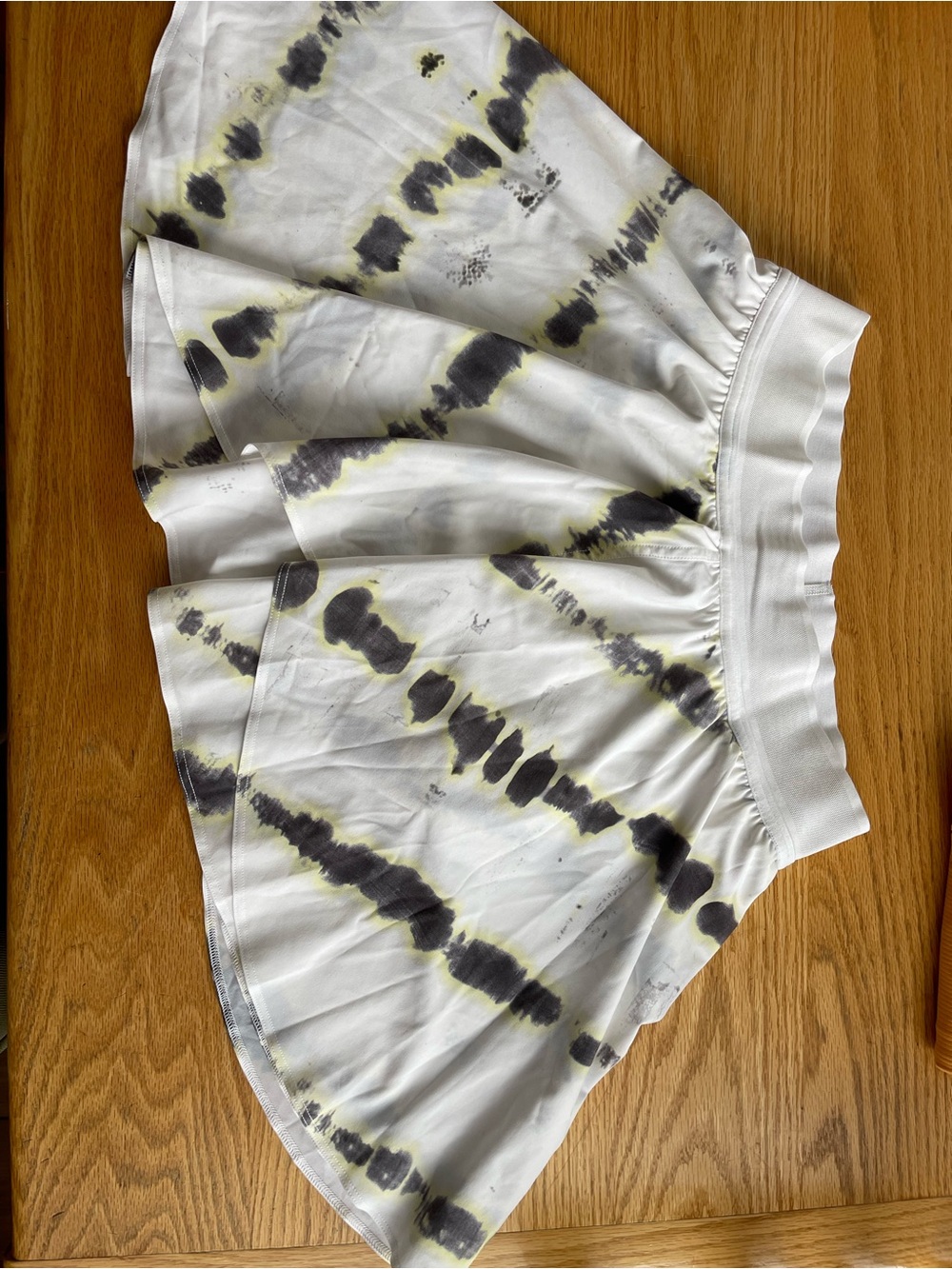 lululemon athletica White Tie-Dye Athletic Skirt with Black and Yellow Accents